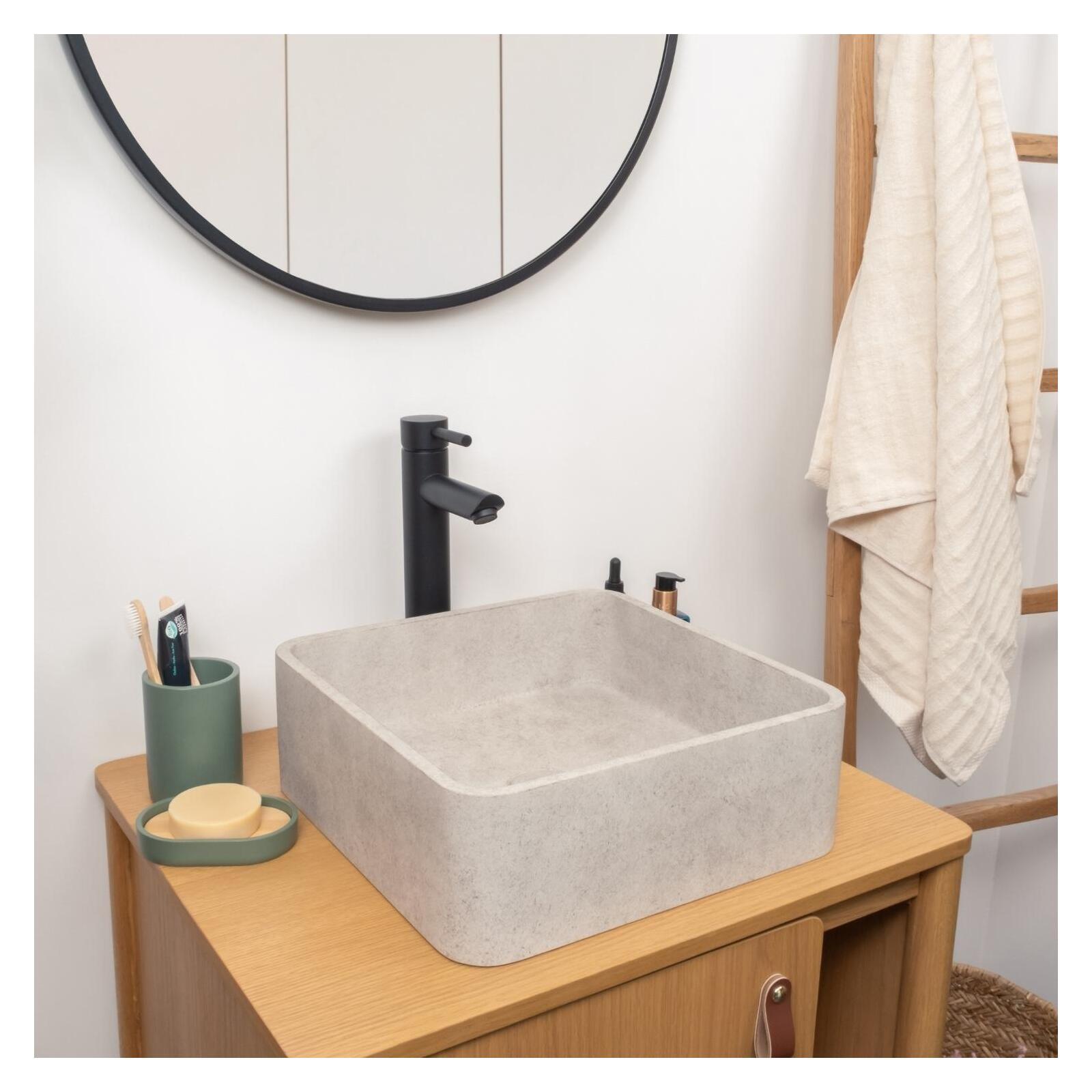 Vasque à poser carrée en béton brossé 36x36cm