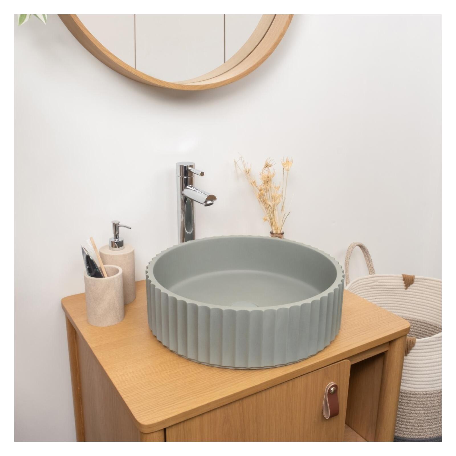 Vasque à poser ronde béton texturé vert 39,8x39,8cm Vasque à poser ronde béton texturé vert 39,8x39,8cm