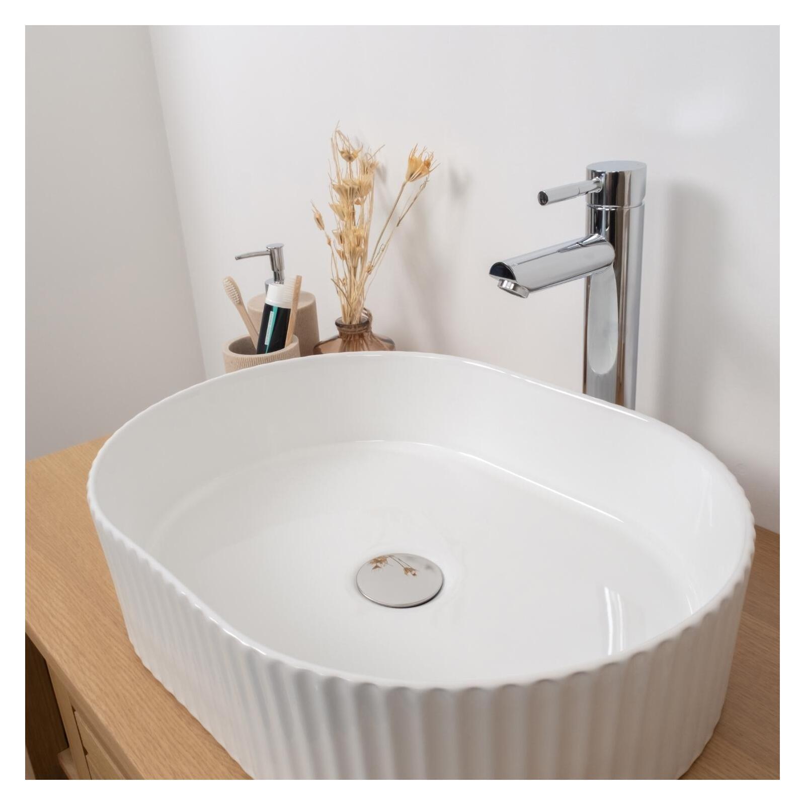 Vasque à poser ovale texturée en céramique blanc 49x36,5cm