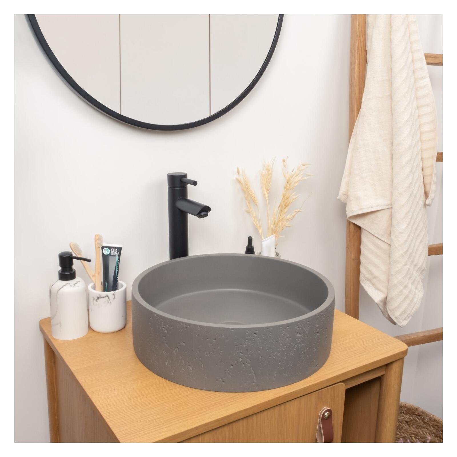 Vasque à poser ronde en béton travertin gris 39x39cm