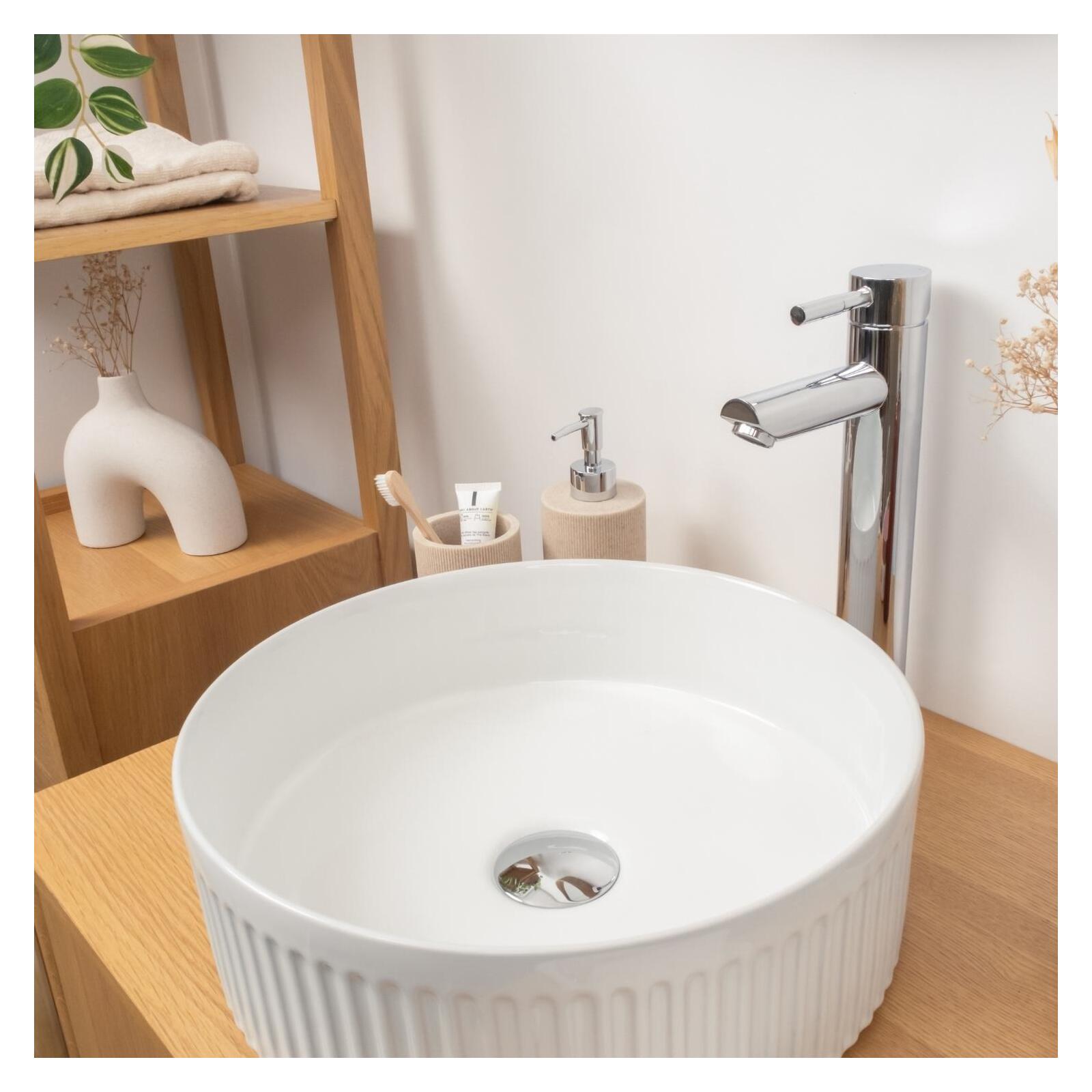 Vasque à poser ronde en céramique blanc texturé 36x36cm Vasque à poser ronde en céramique blanc texturé 36x36cm