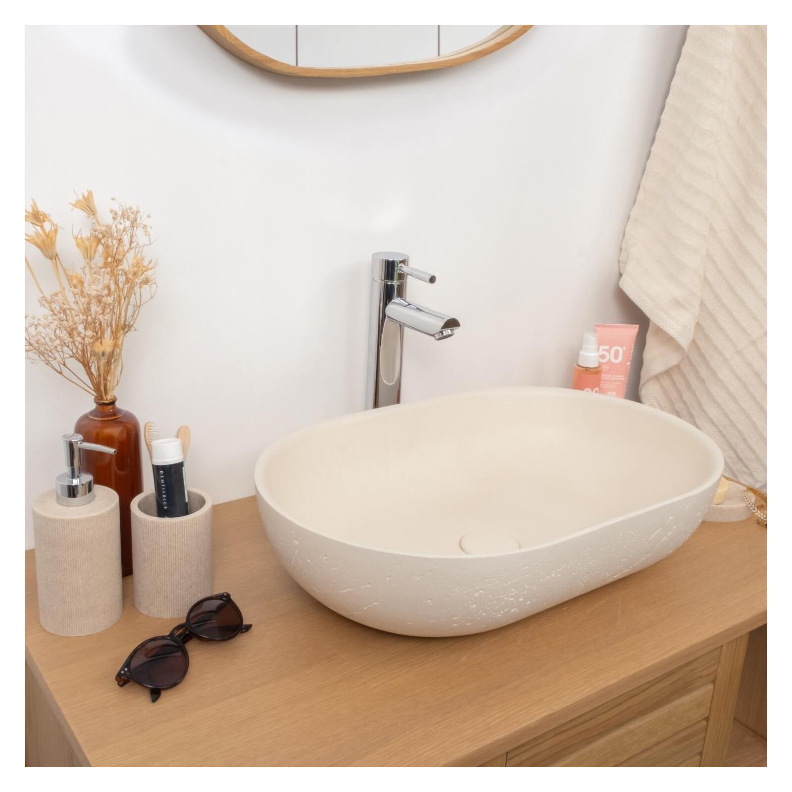 Vasque à poser ovale en béton travertin 53x35cm Vasque à poser ovale en béton travertin 53x35cm