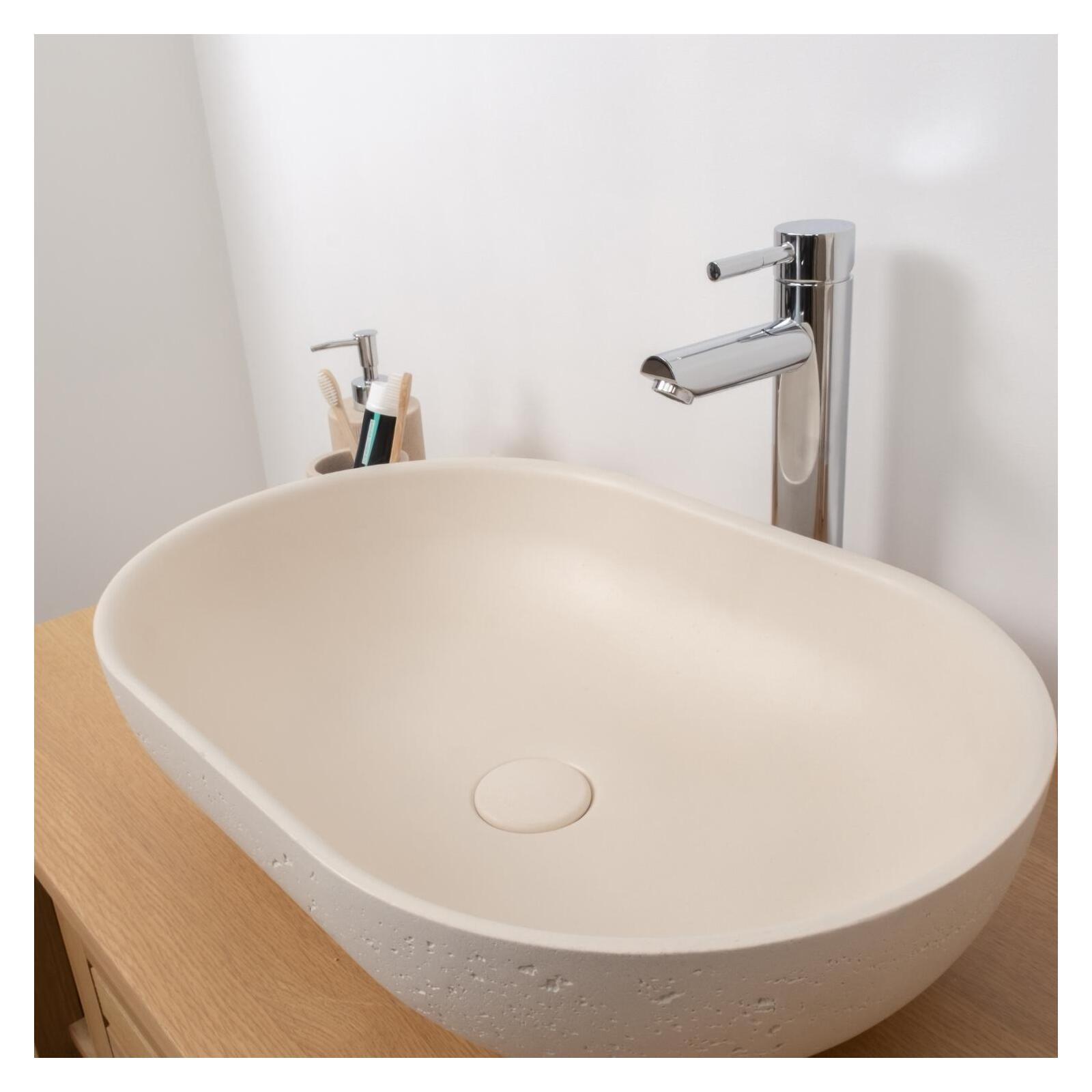 Vasque à poser ovale en béton travertin 53x35cm Vasque à poser ovale en béton travertin 53x35cm