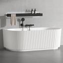 Baignoire semi-îlot murale striée acrylique blanche 170cm