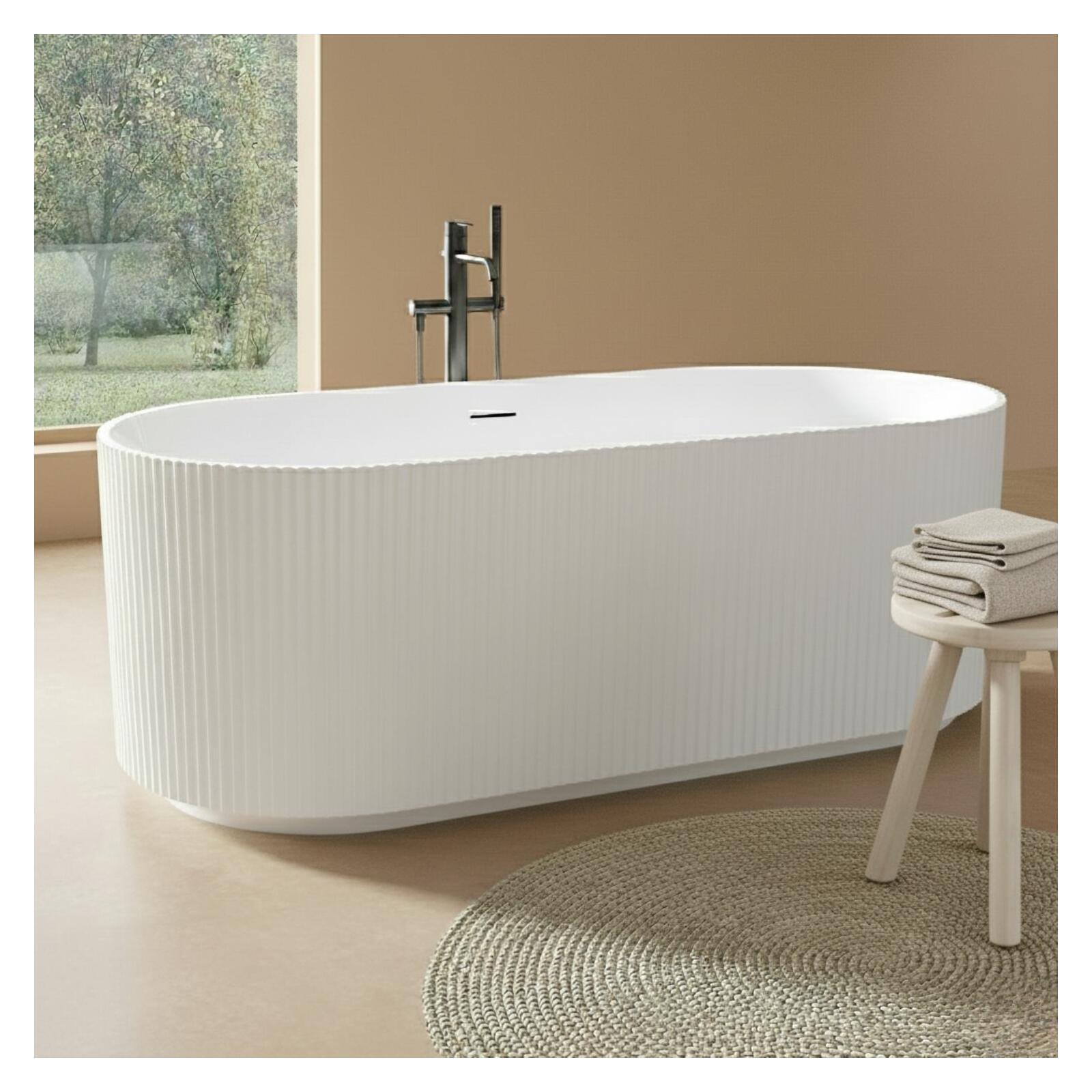 Baignoire îlot blanche 170cm striée en acrylique Lucite® - Livrée complète