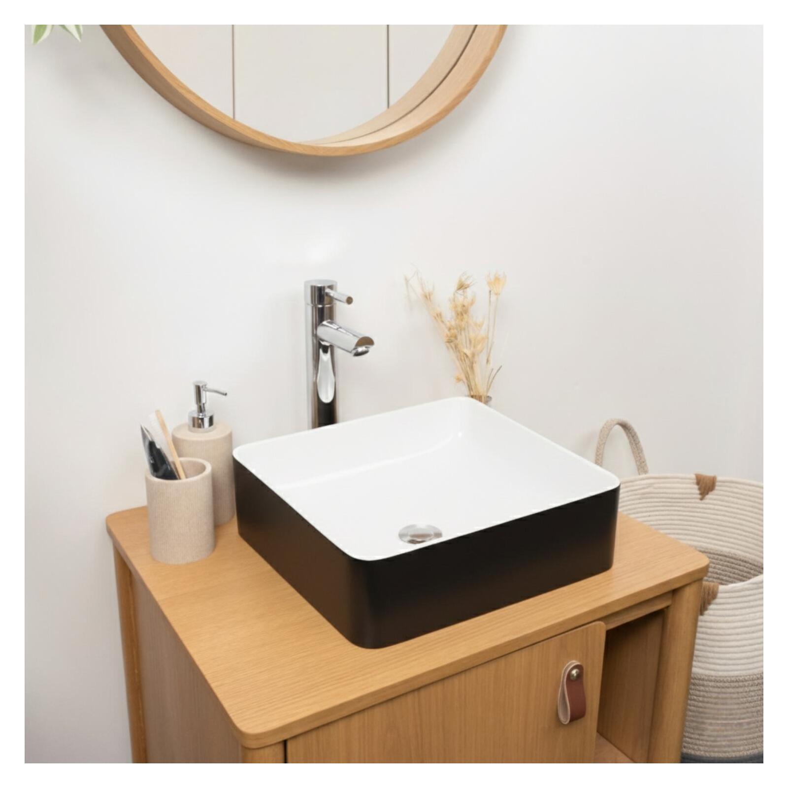 Vasque à poser carrée en céramique bicolore noir et blanc 36cm