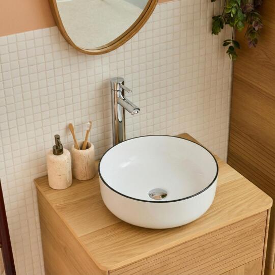 Vasque à poser ronde en céramique blanche avec liseret noir 37cm