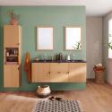 Meuble de salle de bain en chêne avec robinets chromés, miroirs carrés et colonne