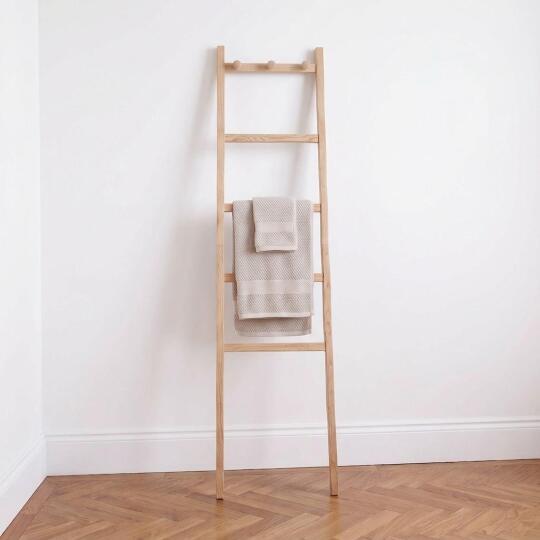 Echelle porte serviette 170cm en chêne massif