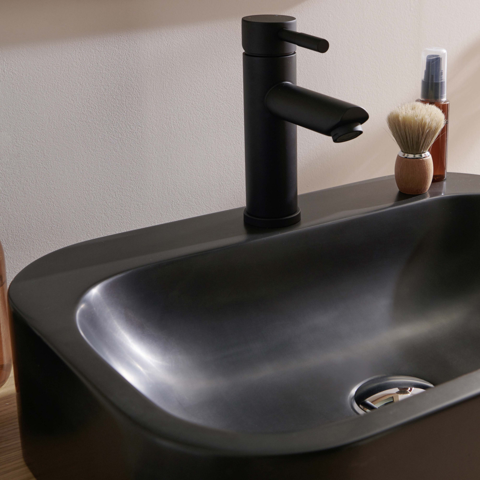 Vasque noire à poser - Résine L50 ITO