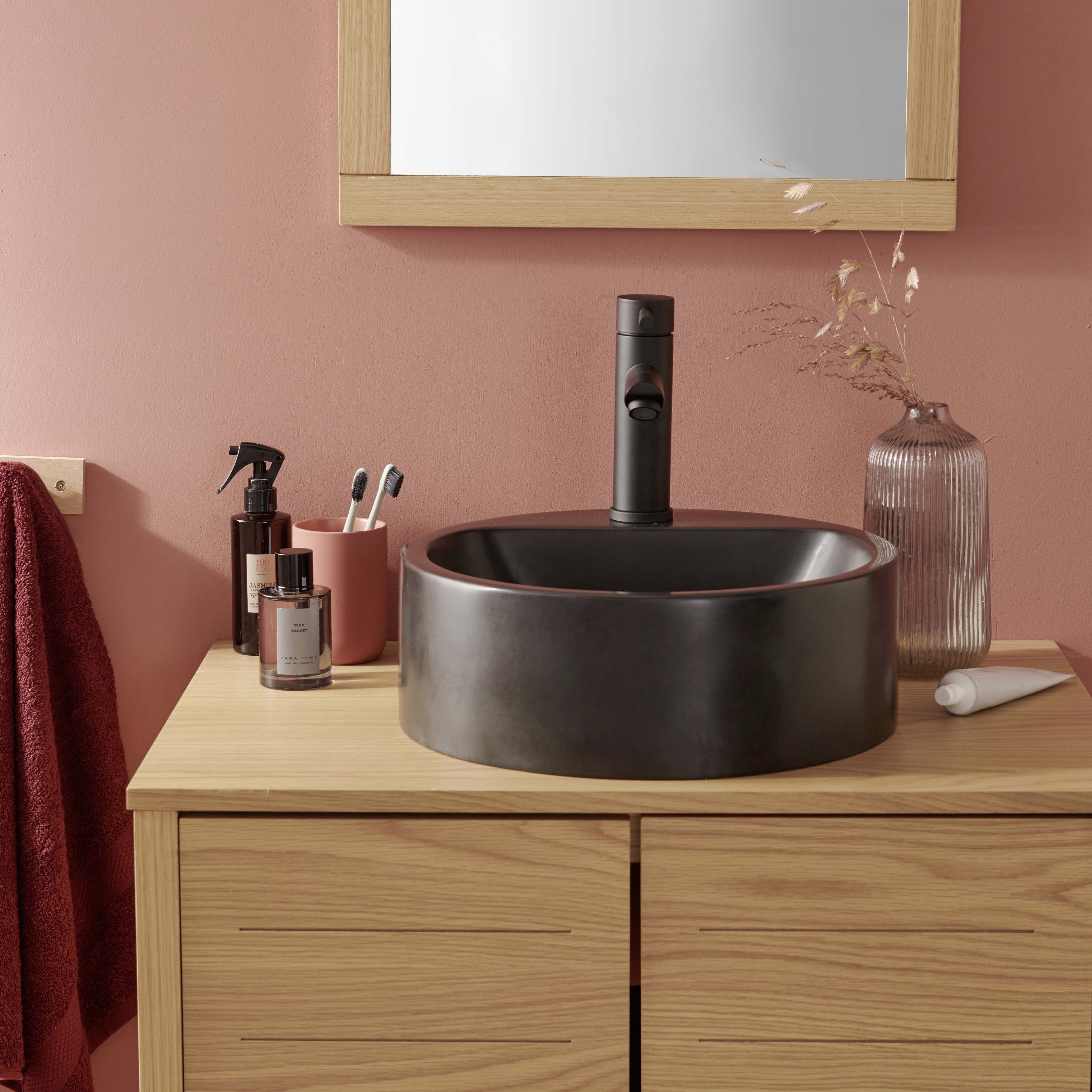 La vasque noire : élégance et modernité pour votre salle de bain